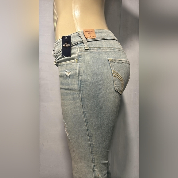 Hollister Women's Light Blue Jeans - Picture 3 of 8